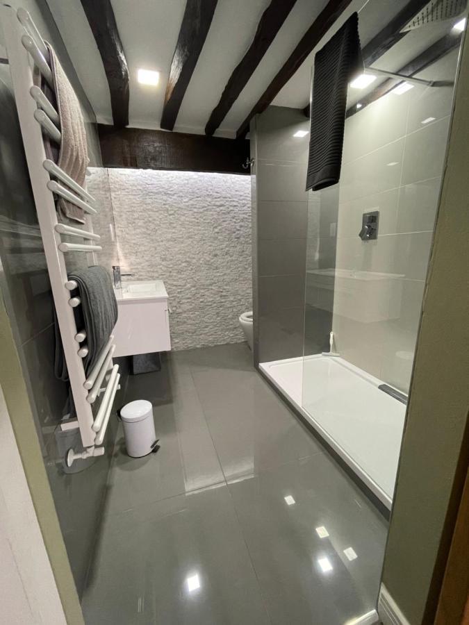 Spacious, Luxury Town Centre Granary Conversion Stamford Exterior photo