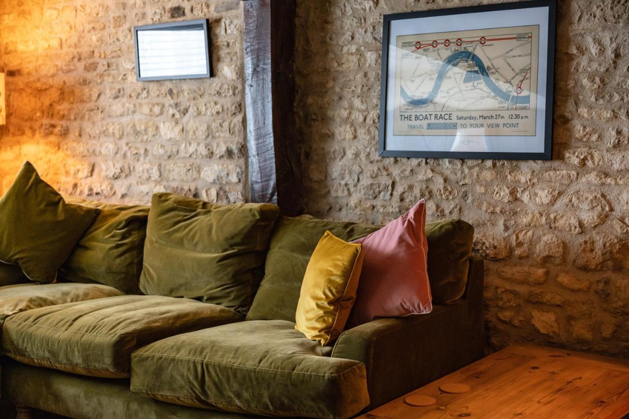 Spacious, Luxury Town Centre Granary Conversion Stamford Exterior photo