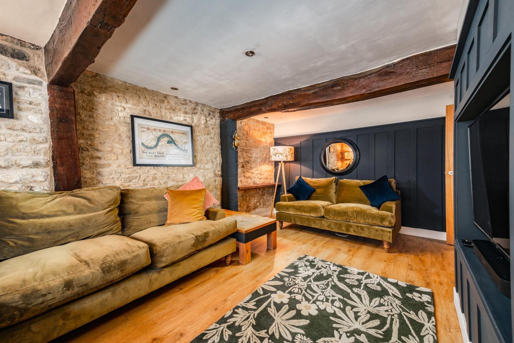 Spacious, Luxury Town Centre Granary Conversion Stamford Exterior photo